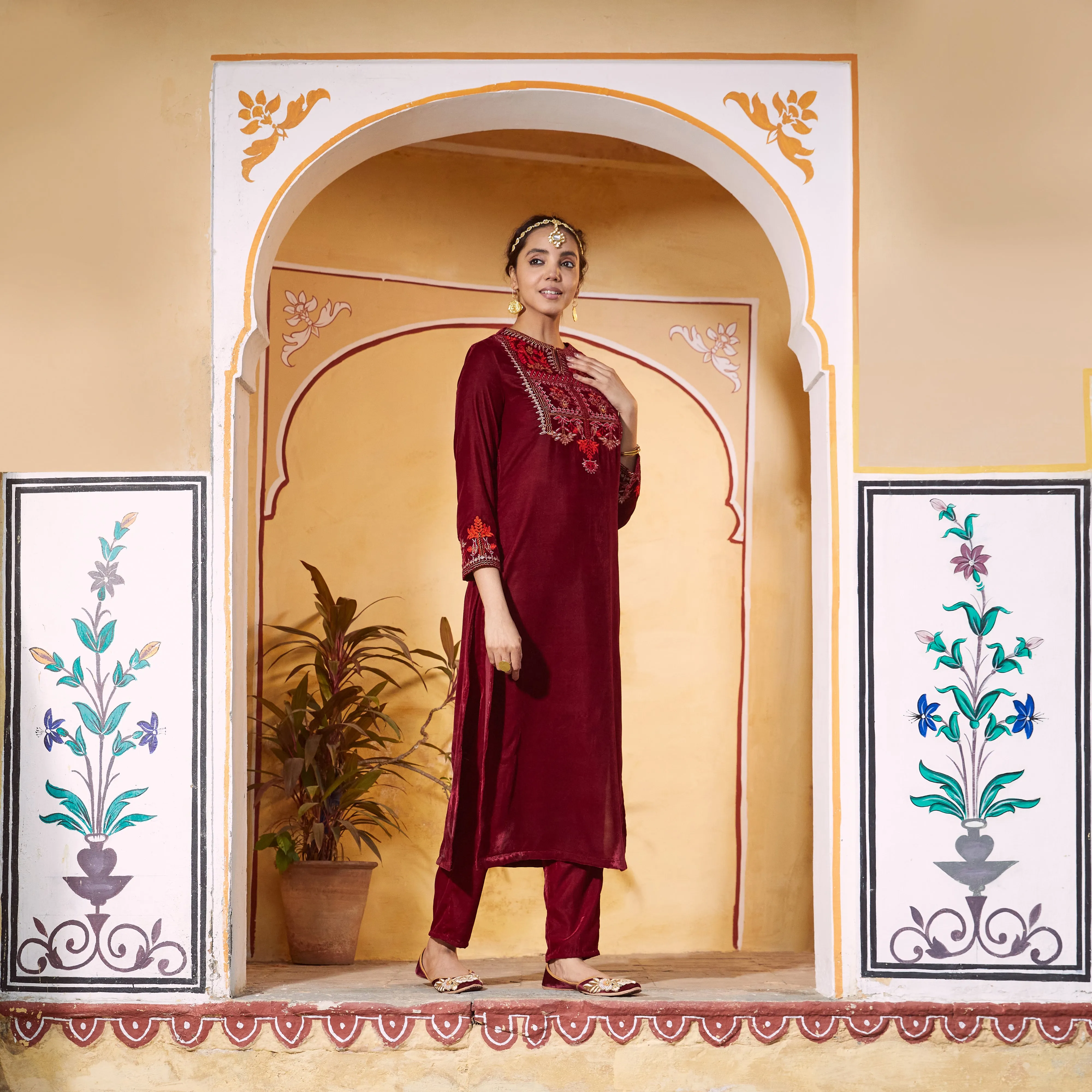 Maroon Velvet High Slit Zari Embroidered Kurta