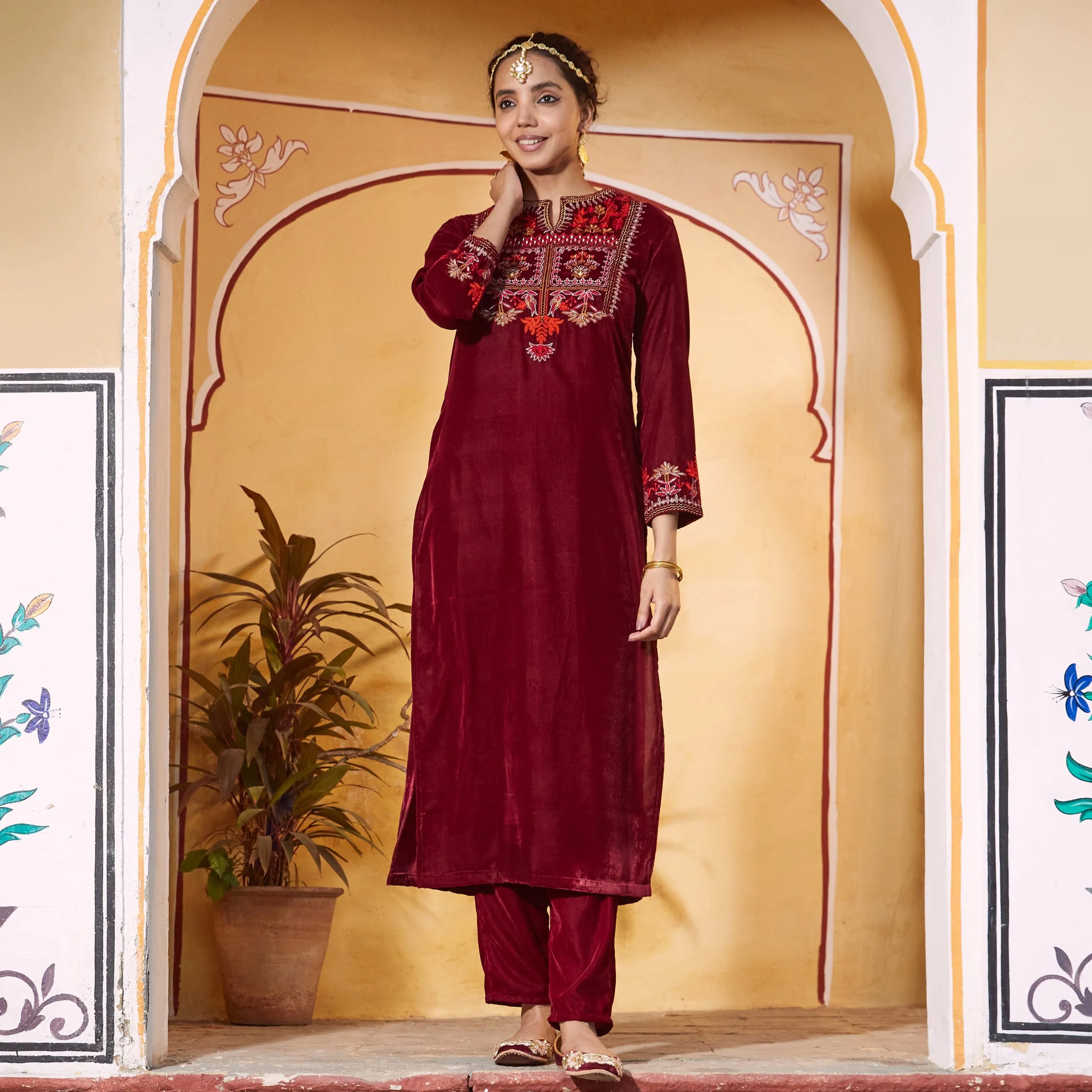 Maroon Velvet High Slit Zari Embroidered Kurta